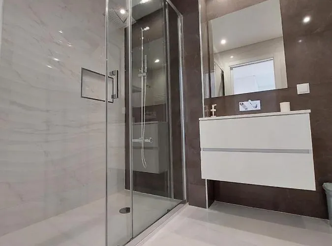 Life Apartment, New, Elegant And Cozy نازاريه