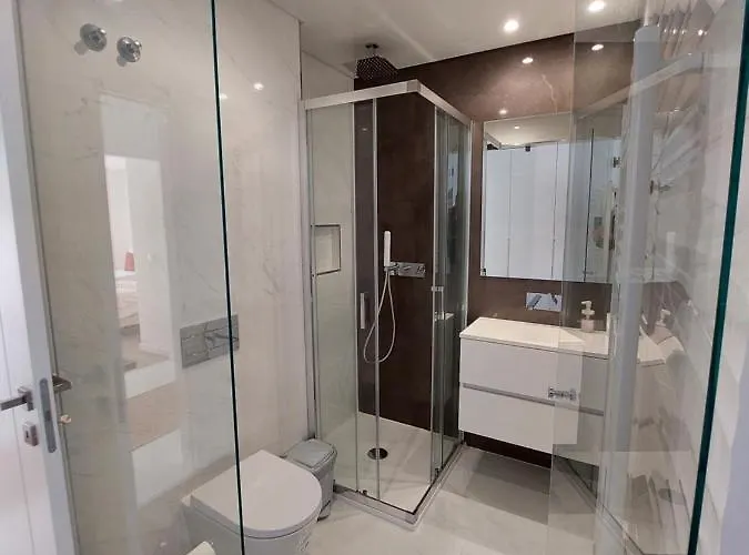 Life Apartment, New, Elegant And Cozy شقة