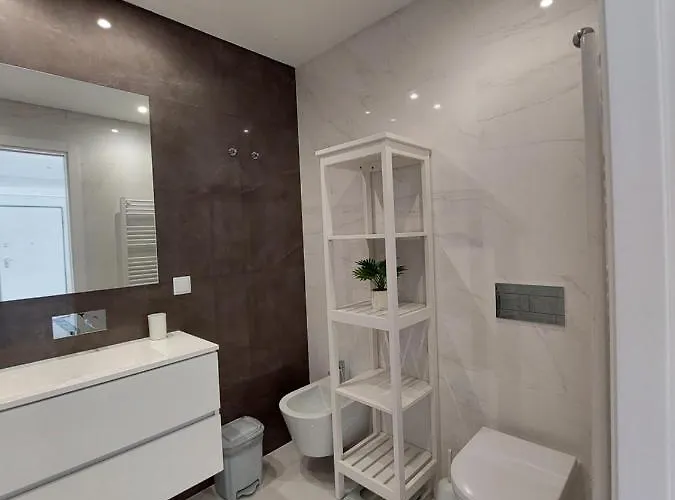 Life Apartment, New, Elegant And Cozy نازاريه